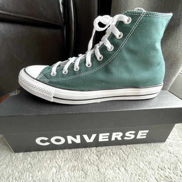 Converse Sneakers, Chuck Taylor All Stars - Picture 2 of 7